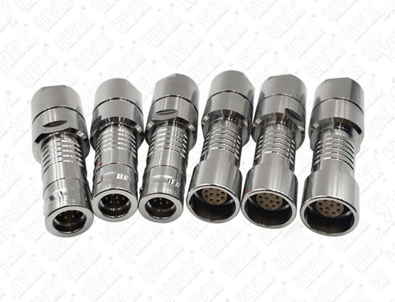 如何通過(guò)質(zhì)譜分析確定真空密封航空連接器的泄漏位置？