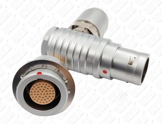 如何根據(jù)設(shè)備空間限制選擇90度彎頭航空插頭還是直頭航空插頭？